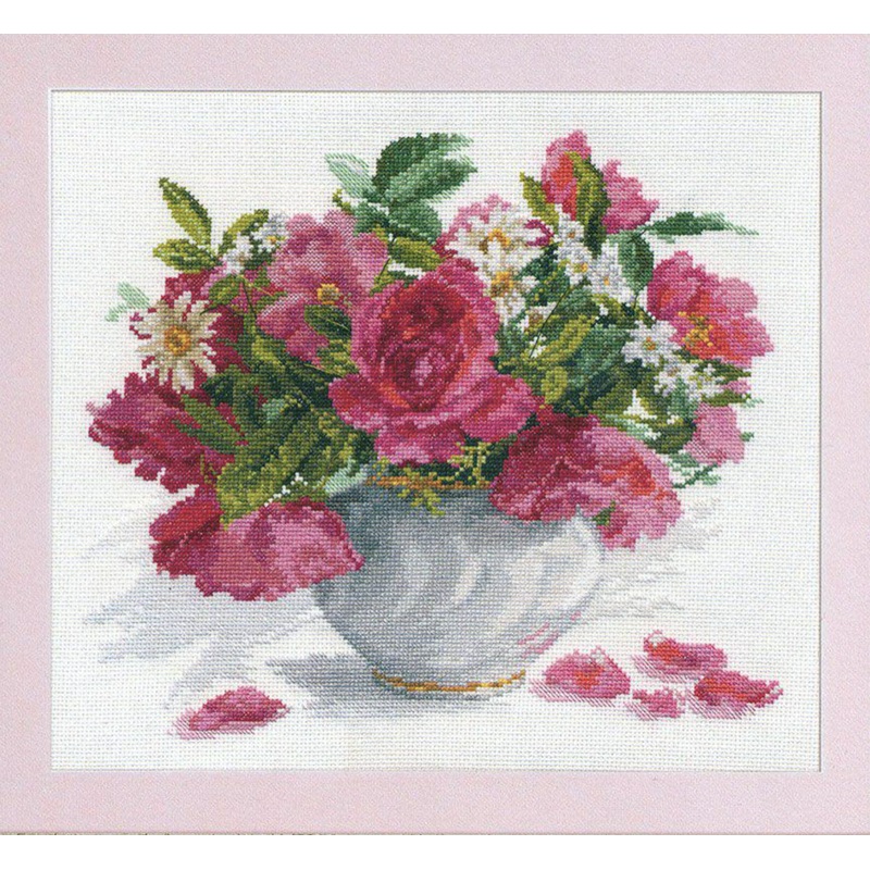 Blooming garden. Roses and Daisies 2-25 Counted Cross-Stitch Kit