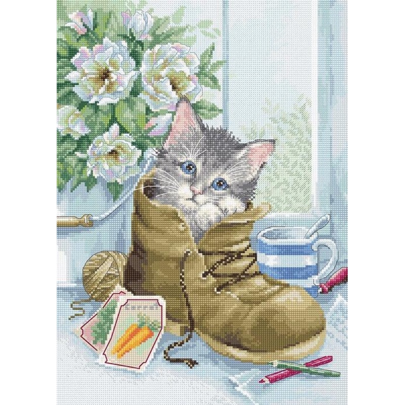 Cute Kitten B2391L Counted Cross-Stitch Kit