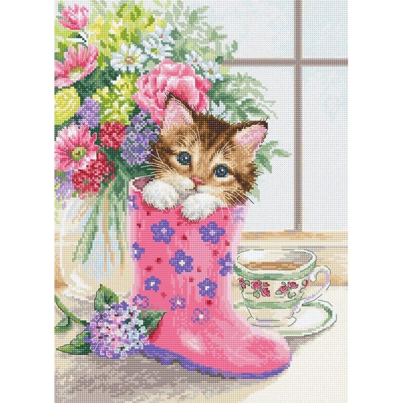 Pretty kitten B2390L Counted Cross-Stitch Kit
