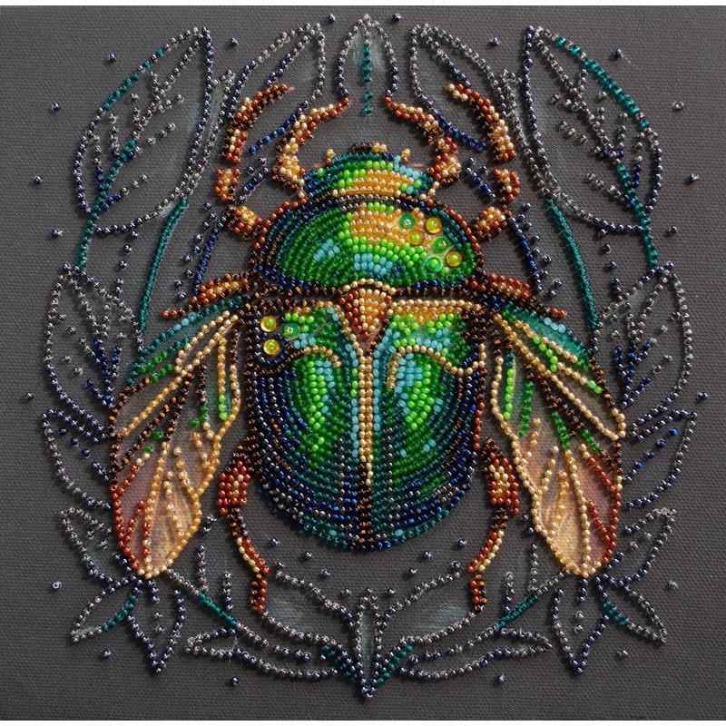 Mid-sized bead embroidery kit - Emerald beetle AMB-105