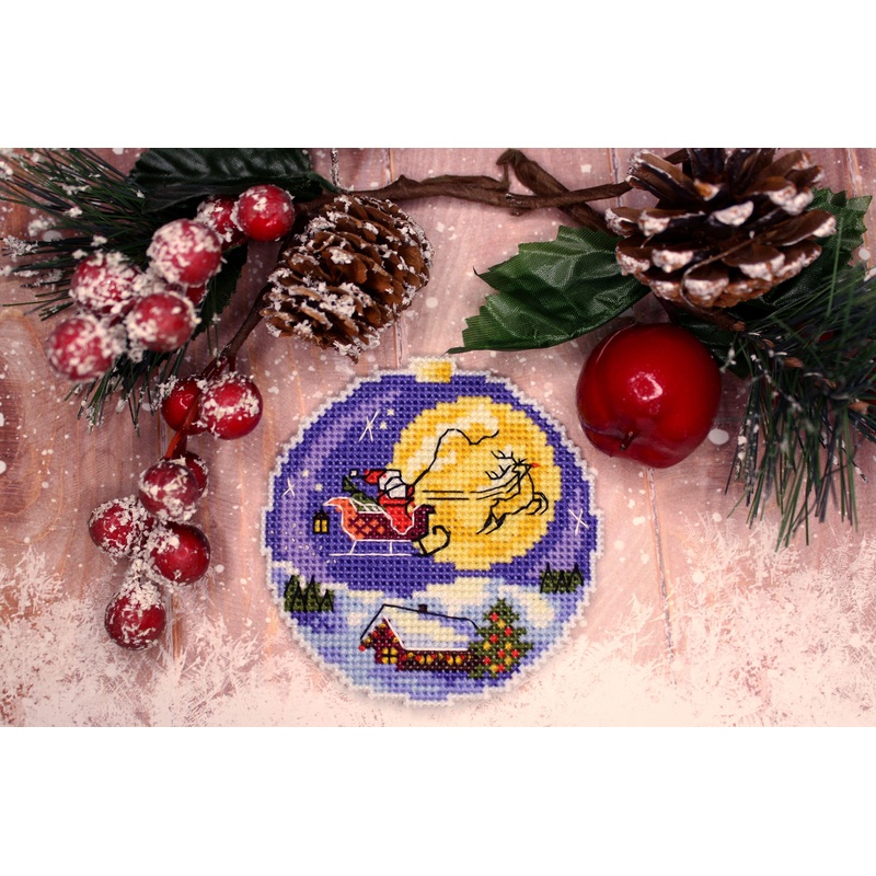 Santa SR-690  Plastic Canvas Counted Cross Stitch Kit
